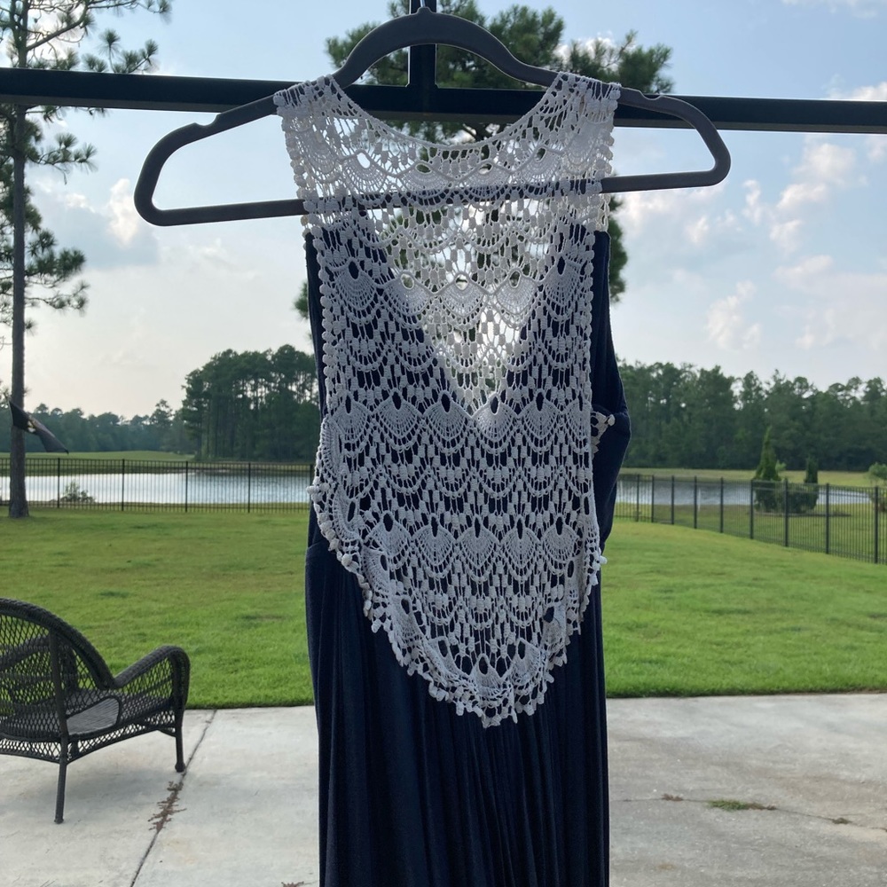 MISS FINCH Lace Back Maxi Dress - Picture 6 of 7